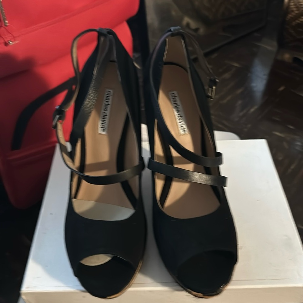 New Charles David Tiger Print Fur Leather Shoes Size 10 runs narrow